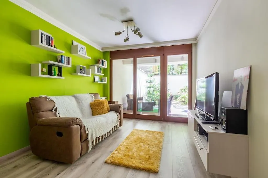 Charming Apartment With Quiet Garden In Downtown Budapest