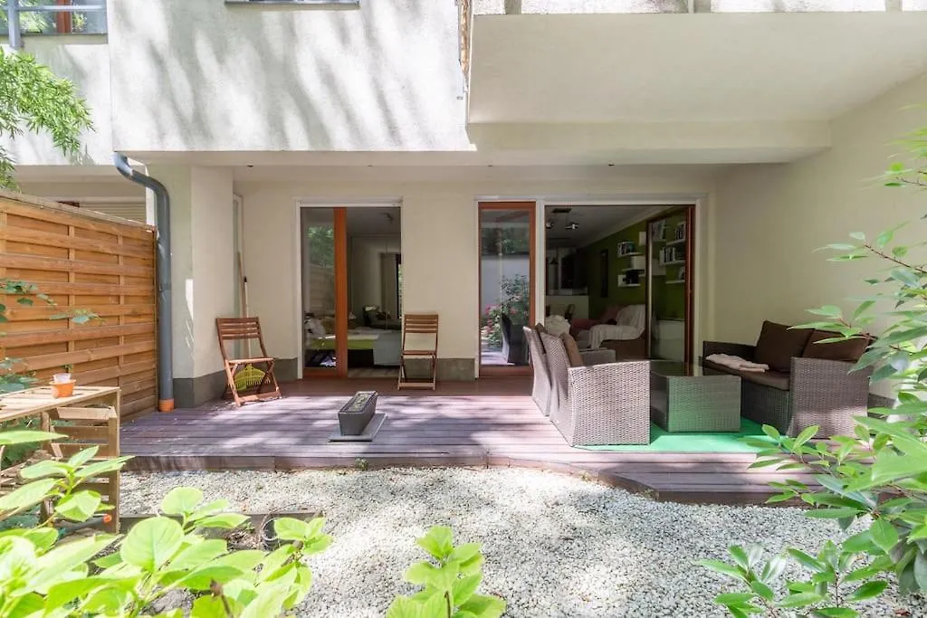 Charming Apartment With Quiet Garden In Downtown Budapest 0*,  Hongrie