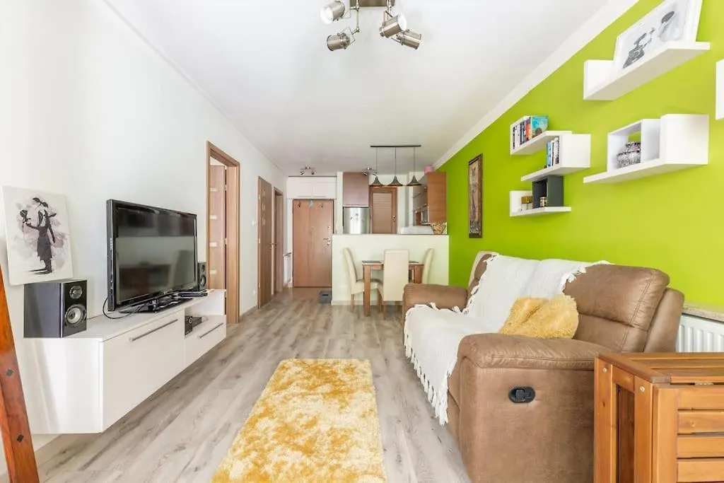 Charming Apartment With Quiet Garden In Downtown Budapest
