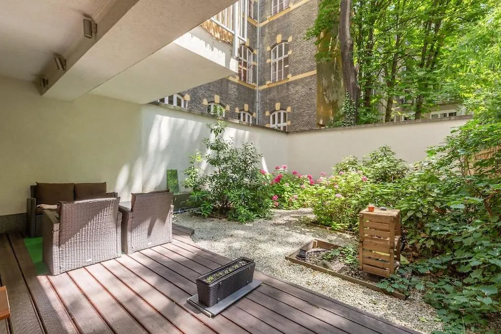 Charming Apartment With Quiet Garden In Downtown Budapest Hongrie